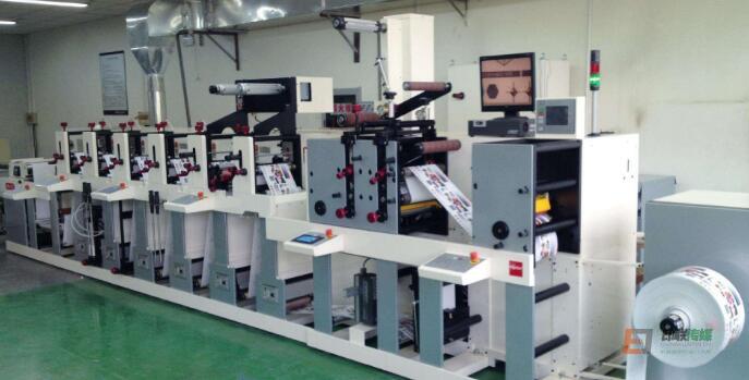 標簽印刷設(shè)備快速升級完善-印聯(lián)傳媒